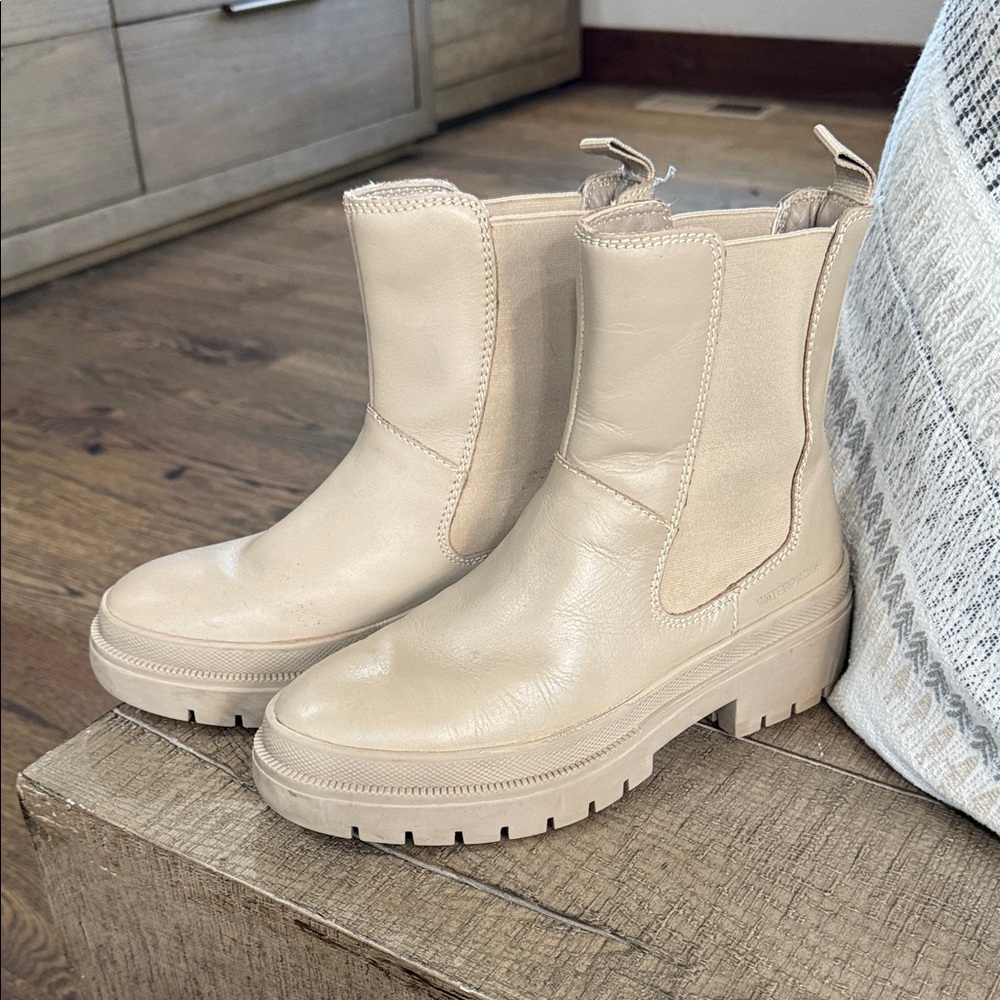 Cougar Women's Beige Ankle Boots